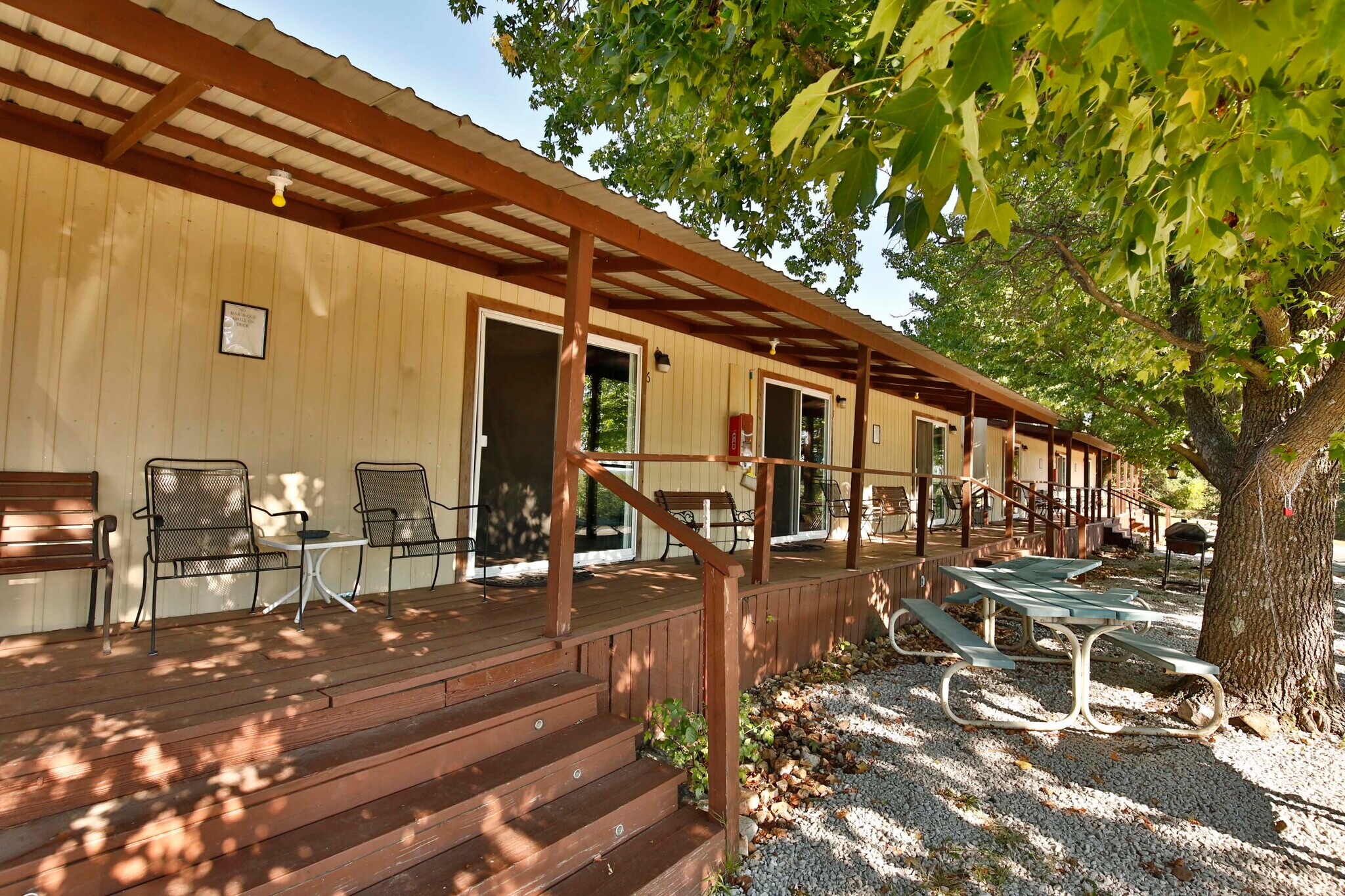 5 Southwinds Loop, Greenfield, MO 65661 Southwinds Motel