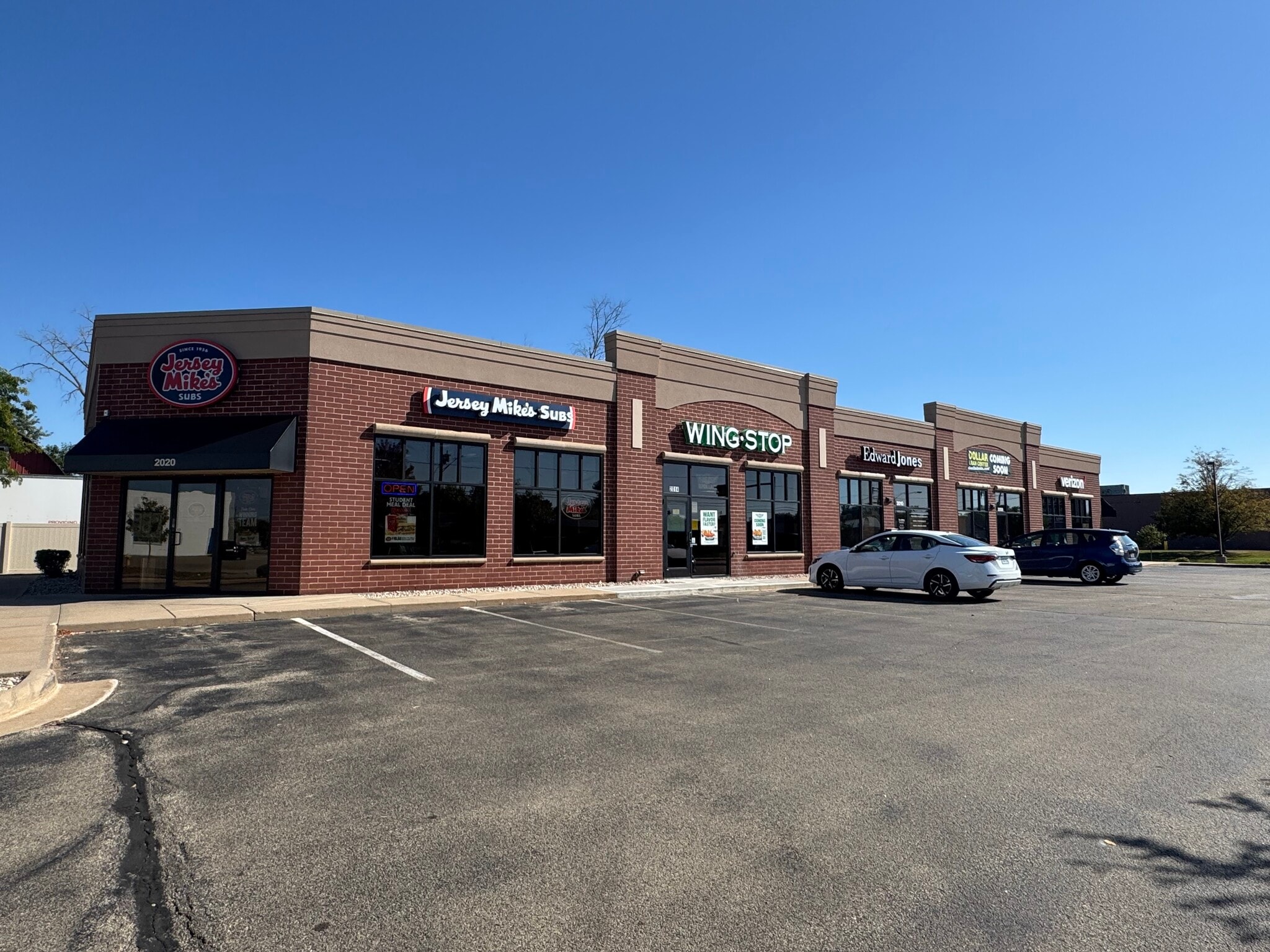2010 Jackson St, Oshkosh, WI for lease Building Photo- Image 1 of 11