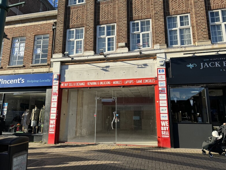 21 Station Rd, Upminster for sale - Building Photo - Image 1 of 1