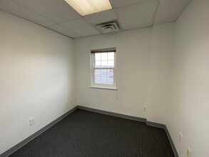 7820 Sudley Rd, Manassas, VA for lease Interior Photo- Image 1 of 7