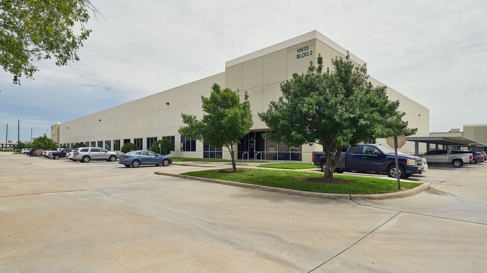 6550 W Sam Houston Pky N, Houston, TX for lease - Building Photo - Image 1 of 21