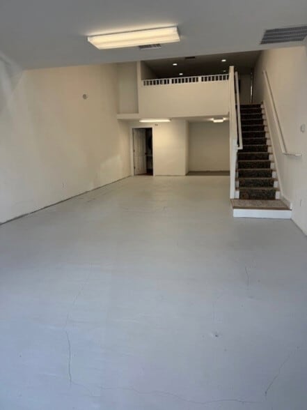 113 Danbury Rd, Ridgefield, CT for lease - Building Photo - Image 3 of 7