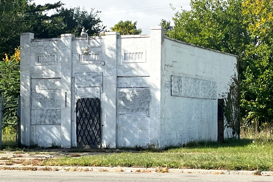 19371 Van Dyke St, Detroit, MI for sale - Building Photo - Image 1 of 1