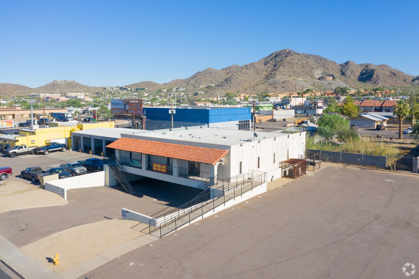 718 E Hatcher Rd, Phoenix, AZ 85020