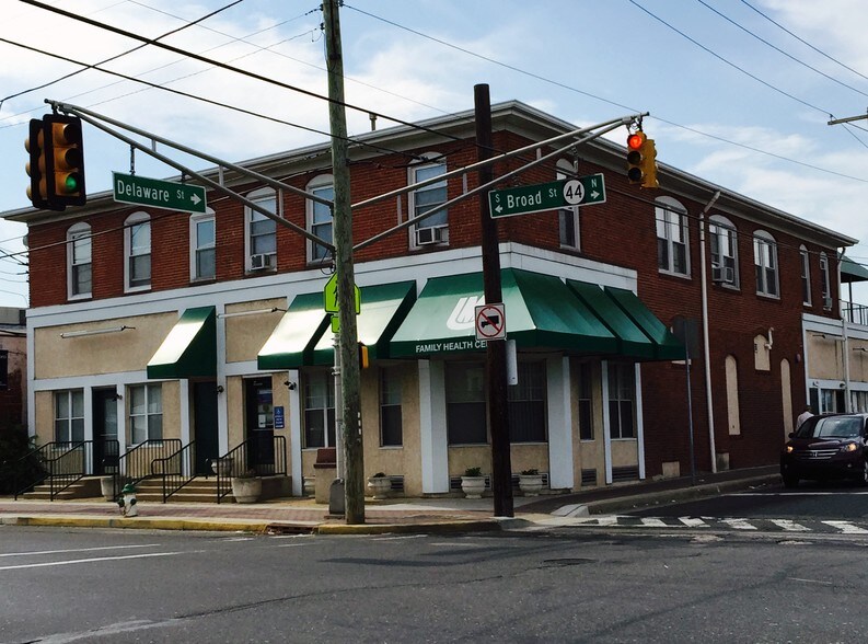 1 W Broad St, Paulsboro, NJ 08066