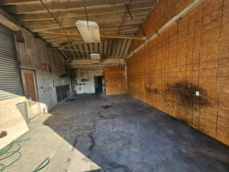 3008 W Hyde Park Blvd, Los Angeles, CA for lease - Building Photo - Image 3 of 10