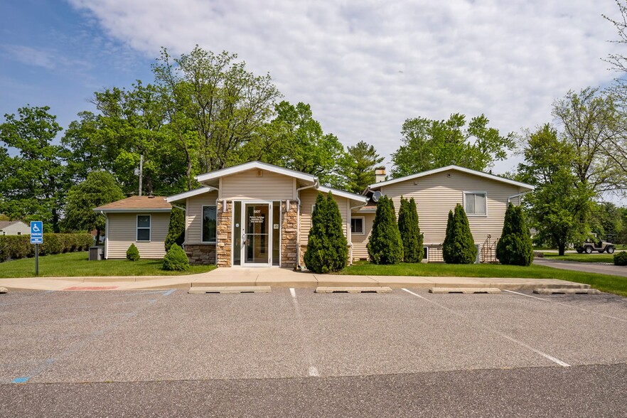 5107 N Bend Dr, Fort Wayne, IN for sale - Building Photo - Image 1 of 1