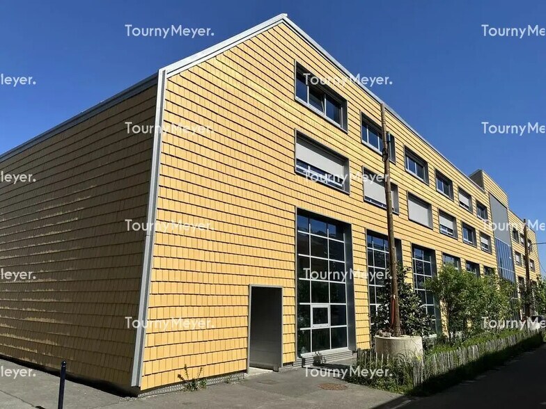 Office in Bordeaux for lease - Building Photo - Image 1 of 17