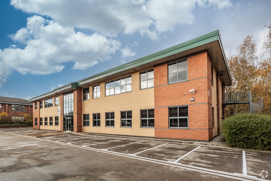 Wellfield, Runcorn for lease - Primary Photo - Image 1 of 5