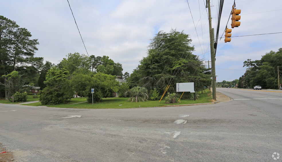 2001 Sunset Blvd, West Columbia, SC for sale - Primary Photo - Image 1 of 3