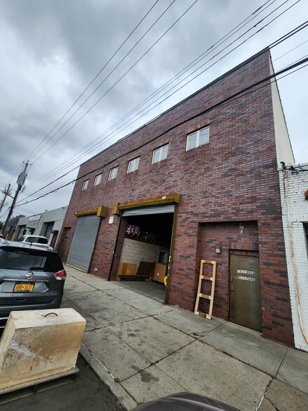 897 E 51st St, Brooklyn, NY for sale - Building Photo - Image 2 of 8