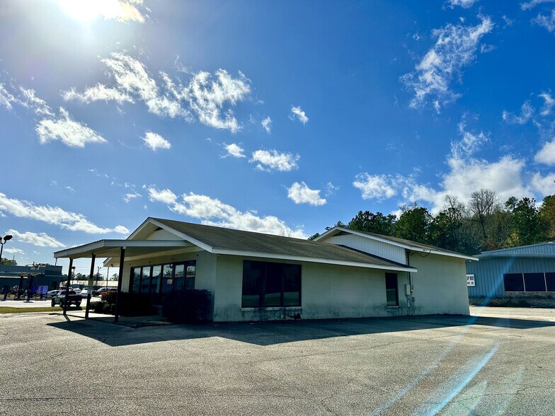 101 Alco Dr, Brewton, AL for sale - Primary Photo - Image 1 of 4