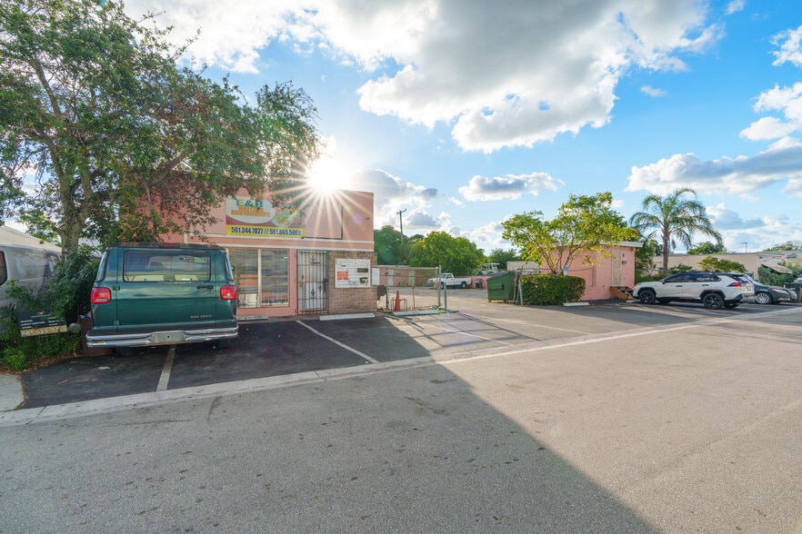 341 SE 2nd Ave, Delray Beach, FL for sale - Building Photo - Image 2 of 25