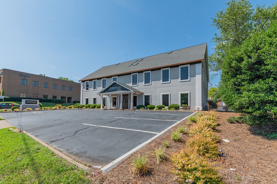 3400 Healy Dr, Winston-Salem, NC for sale - Building Photo - Image 2 of 15