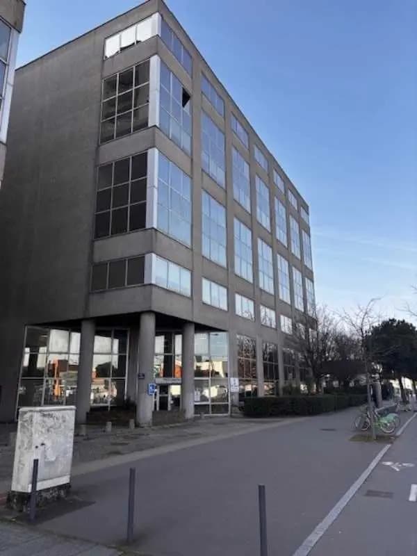 Office in Villejuif for lease Building Photo- Image 1 of 5