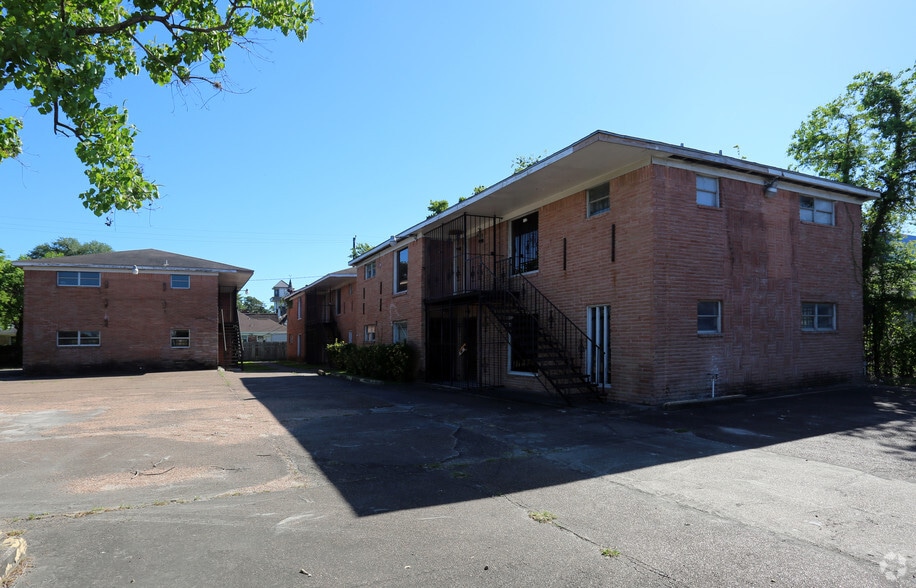 2305 Southmore Blvd, Houston, TX for lease - Building Photo - Image 2 of 3