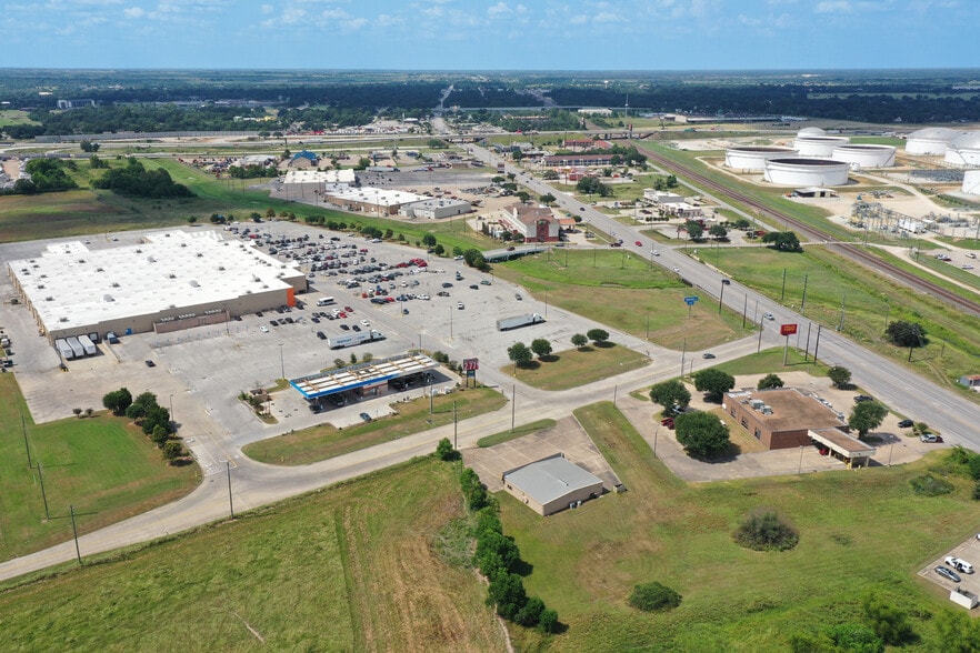 193 Schmidt Rd, Sealy, TX for sale - Building Photo - Image 2 of 57