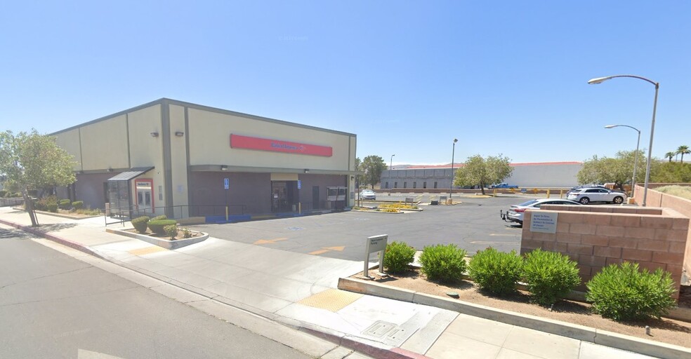 101 W Ridgecrest Blvd, Ridgecrest, CA for lease - Building Photo - Image 1 of 4