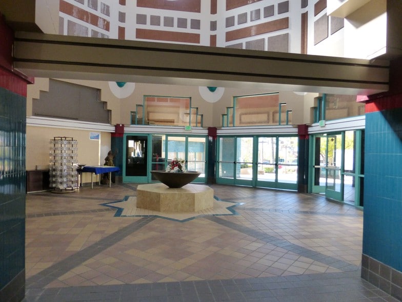 12125 Day St, Moreno Valley, CA for lease - Lobby - Image 3 of 12