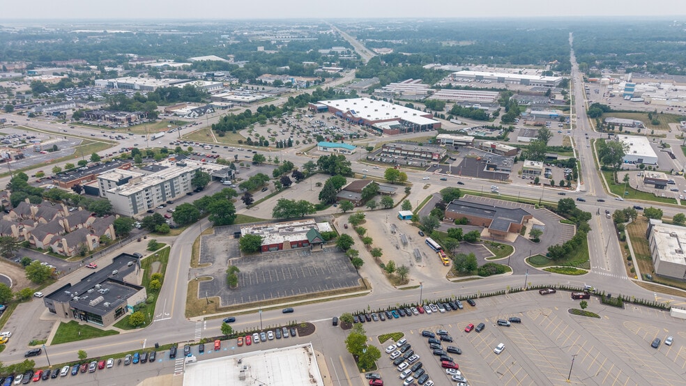 3321 28th St SE, Grand Rapids, MI for lease - Building Photo - Image 2 of 5