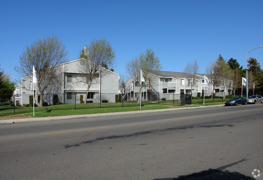 401 W Pine Ave, Lompoc, CA for sale - Primary Photo - Image 1 of 1