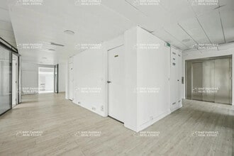 Office in Boulogne-Billancourt for sale Interior Photo- Image 1 of 13