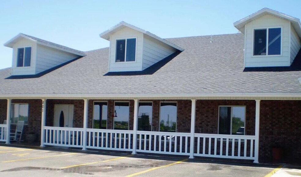 801 W Cherry Ln, Carlsbad, NM for sale - Building Photo - Image 1 of 1