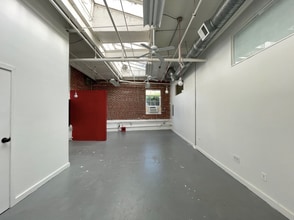 3502 SCOTTS Ln, Philadelphia, PA for lease Interior Photo- Image 1 of 4