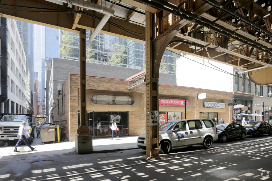 174-178 N Wells St, Chicago, IL for sale - Building Photo - Image 1 of 6