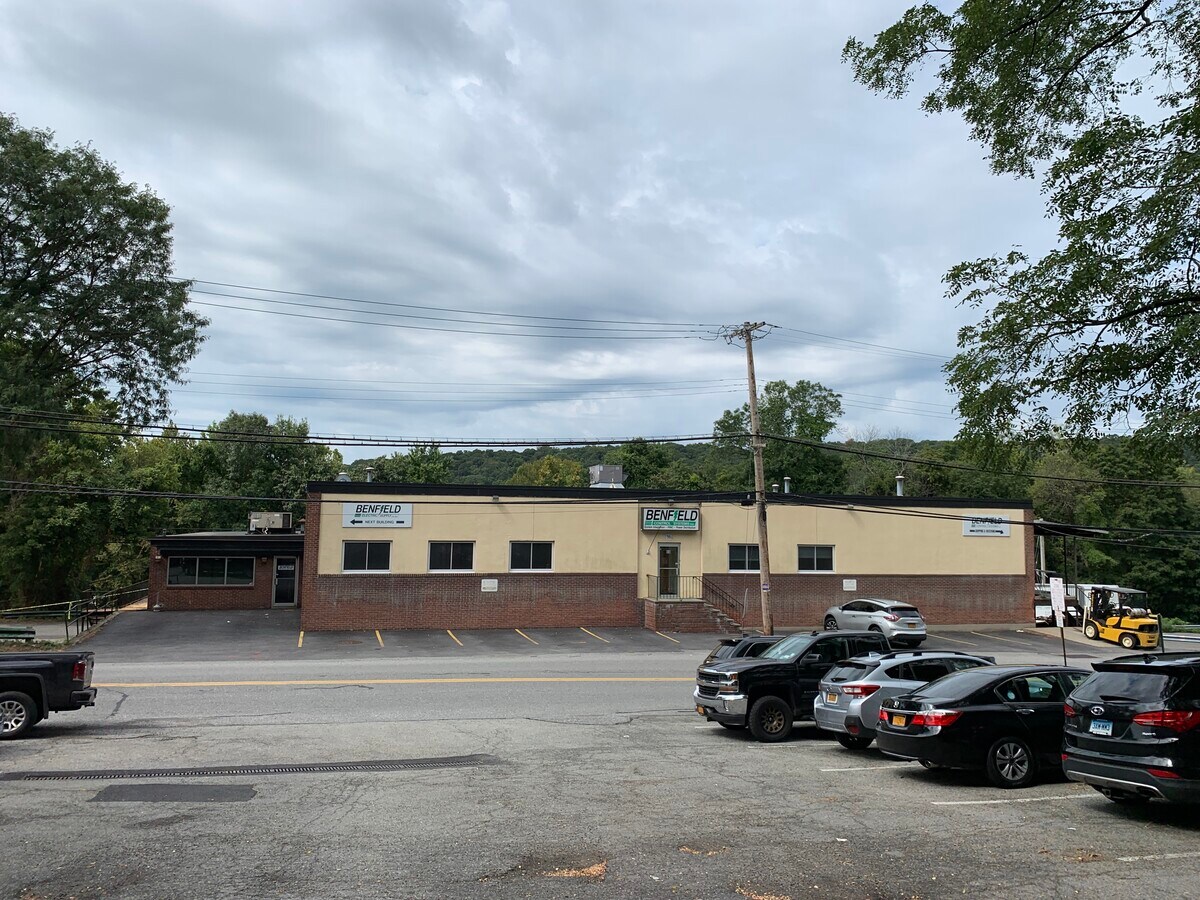 55 Lafayette Ave, North White Plains, NY 10603