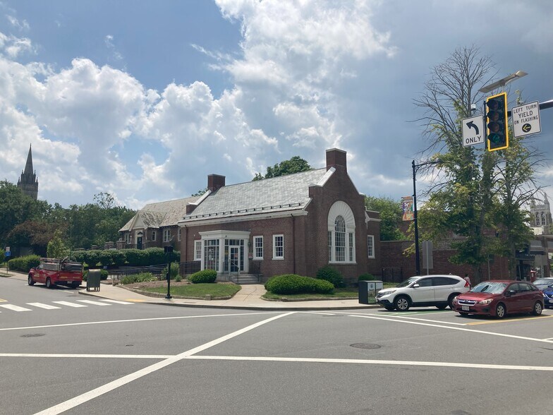 1 Chestnut St, West Newton, MA 02465 1 Chestnut Street, West Newton, MA