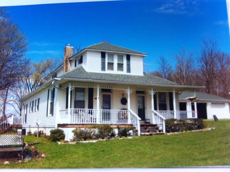 612 E Maple St, Caneyville, KY 42721