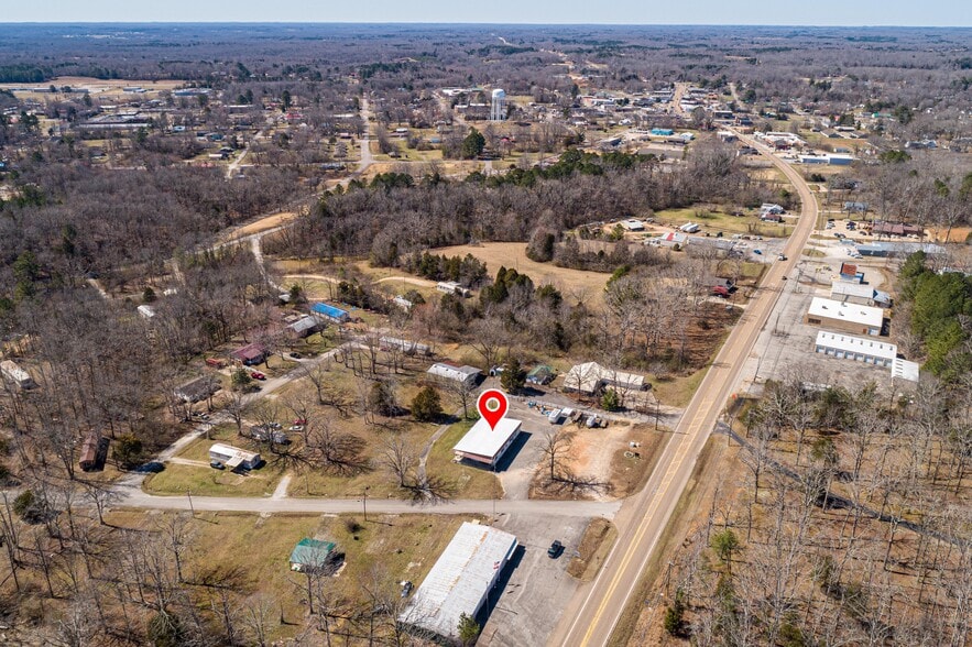 660 E Main St, Parsons, TN for lease - Building Photo - Image 3 of 4