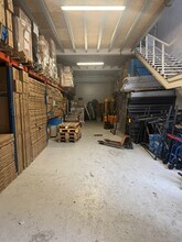 Flex in Romainville for lease Interior Photo- Image 1 of 3