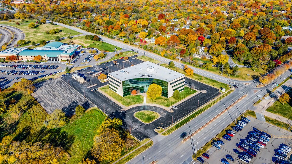 101 S b Rd, Wichita, KS 67207 Corporate Hills