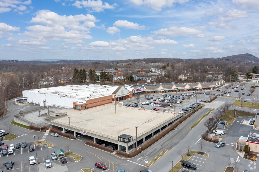 384 Windsor Hwy, Vails Gate, NY 12584