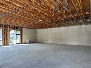 17 Las Tunas Dr, Arcadia, CA for lease Interior Photo- Image 2 of 4