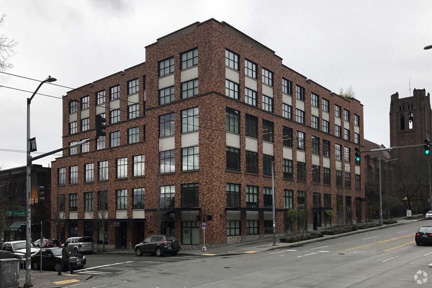 4201 15th Ave NE, Seattle, WA for lease - Primary Photo - Image 2 of 9