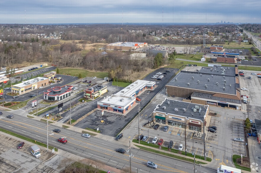 1120-1144 W Pleasant Valley Rd, Parma, OH for lease - Aerial - Image 3 of 7