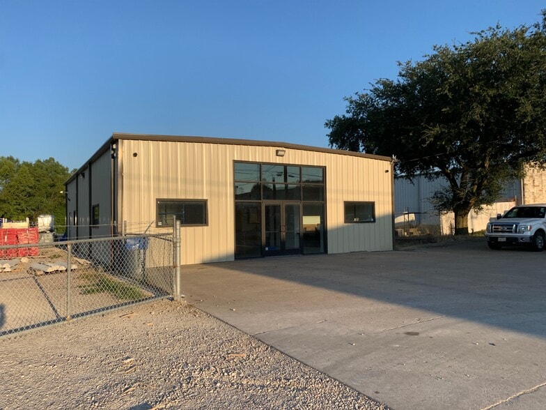 5001 Dexham Rd, Rowlett, TX for lease - Building Photo - Image 3 of 12