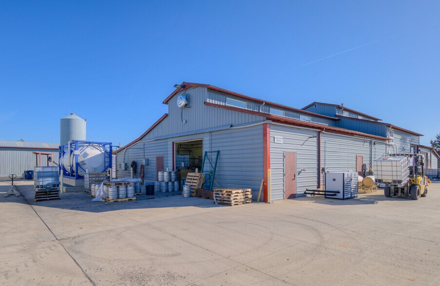 19330 Pinehurst Rd, Bend, OR for sale - Building Photo - Image 3 of 32