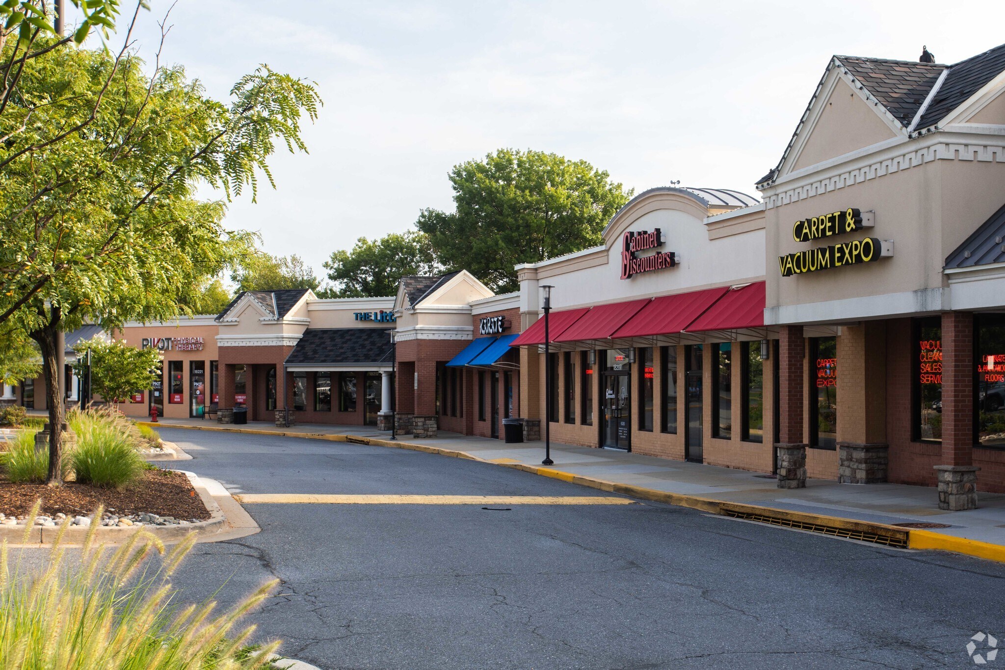 1810018330 Village Mart Dr, Olney, MD 20832 Olney Village Center