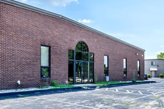 617 Cepi Dr, Chesterfield, MO for lease Interior Photo- Image 1 of 28