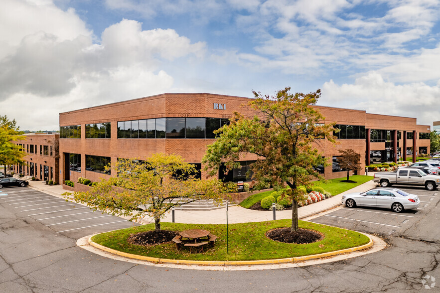 14325 Willard Rd, Chantilly, VA for lease - Building Photo - Image 3 of 12