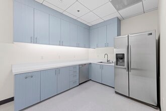 9255 Towne Centre Dr, San Diego, CA for lease Interior Photo- Image 1 of 9