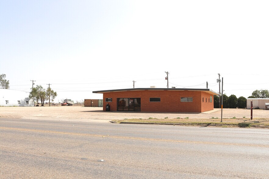 304 E Houston St, Floydada, TX for sale - Primary Photo - Image 1 of 1