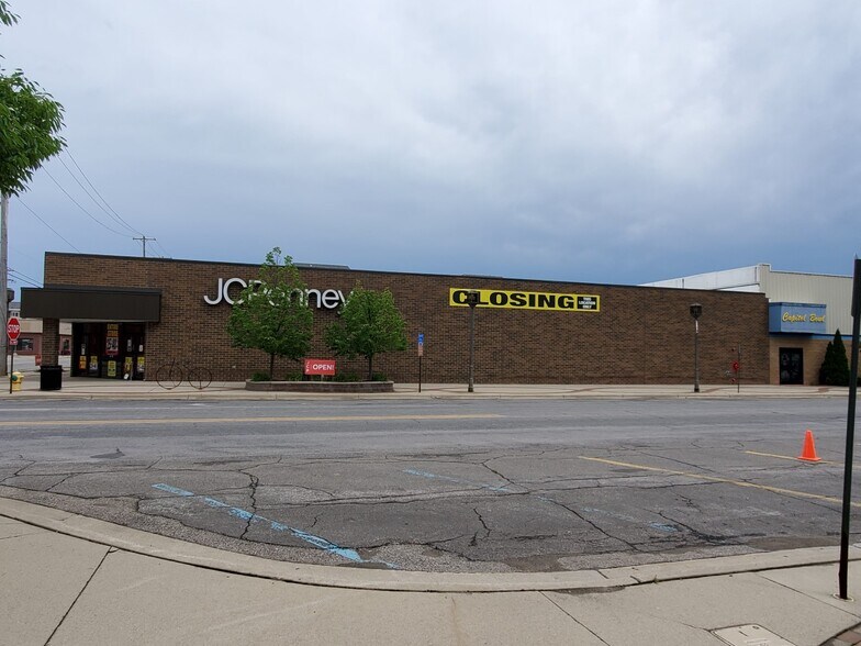 201 S Washington St, Owosso, MI for sale - Primary Photo - Image 1 of 1