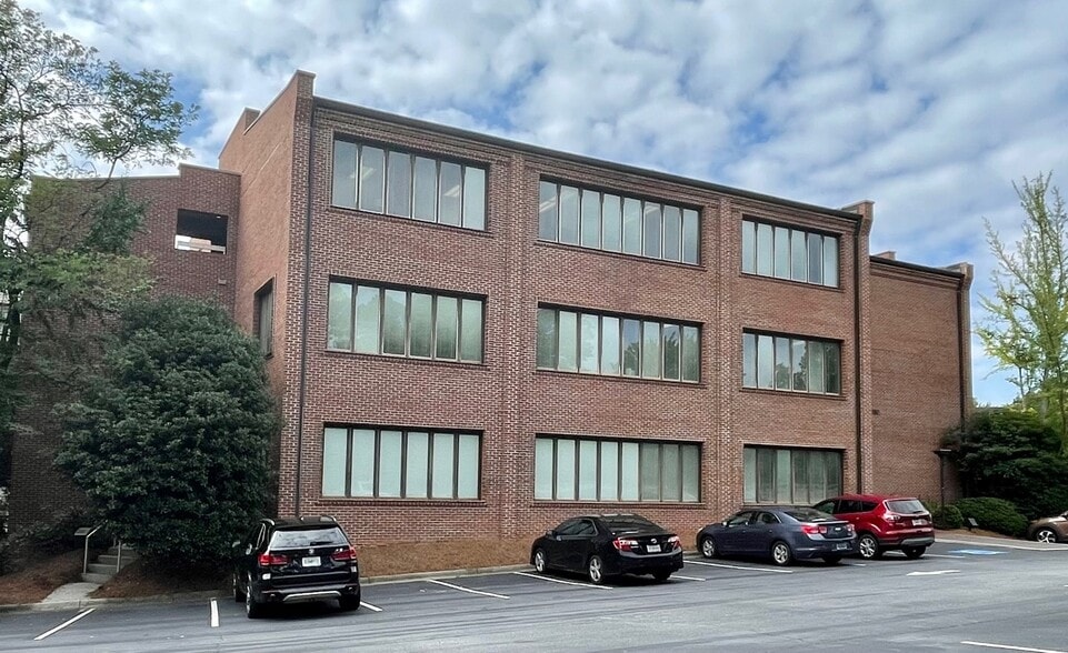 2780 Bert Adams Rd, Atlanta, GA for sale - Building Photo - Image 1 of 3