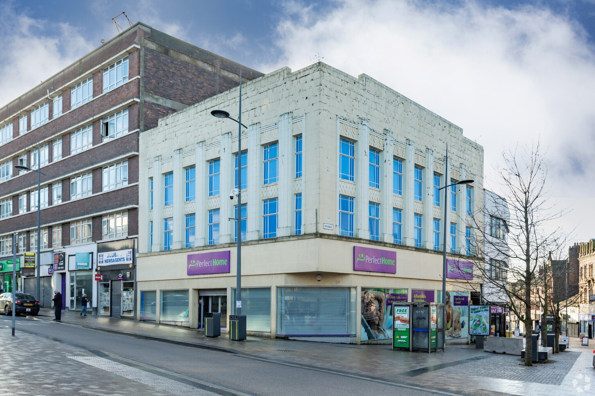 7-11 Piccadilly, Stoke On Trent for sale Primary Photo- Image 1 of 1
