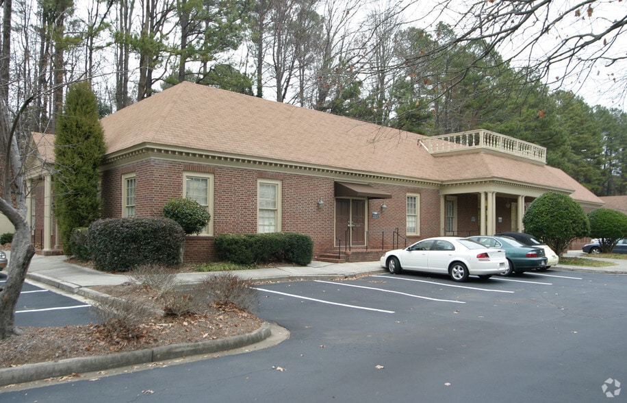 1750 Old Spring House Ln, Atlanta, GA for lease - Building Photo - Image 2 of 10